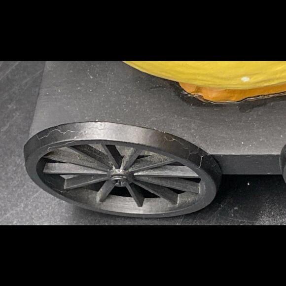 Williraye Studios Folk Art ~ EGG MONEY (Girl on Egg Pull Toy) ~ WW7421 - Picture 3 of 9